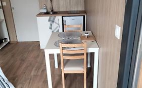 Duplex atypique en bois entre ville et verdures